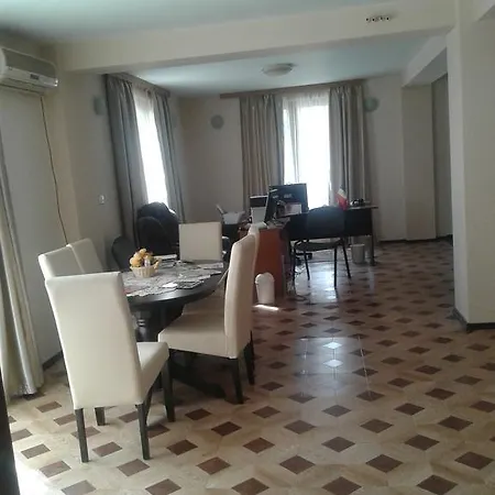 Гостевой дом Vila Silvia *
